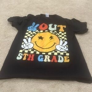 Peace out fifth grade T-shirt, size large